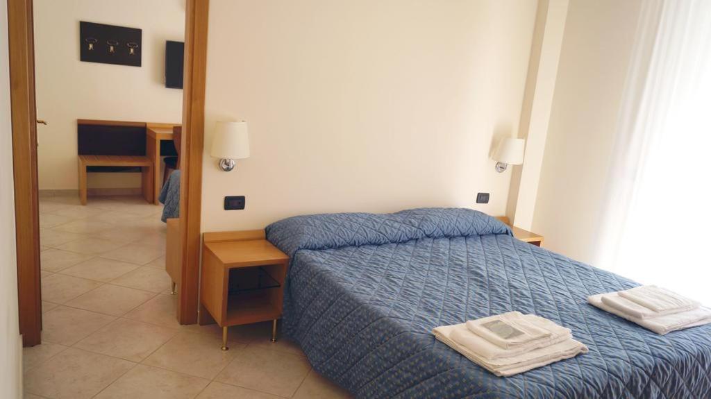 טרצ'ינה Hotel Mare Azzurro מראה חיצוני תמונה
