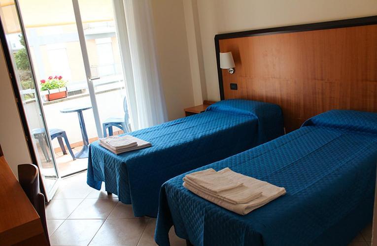 טרצ'ינה Hotel Mare Azzurro מראה חיצוני תמונה