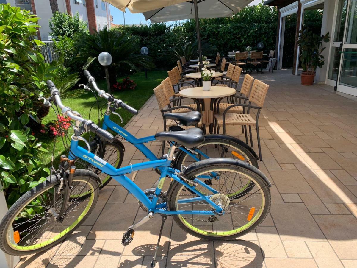 טרצ'ינה Hotel Mare Azzurro מראה חיצוני תמונה